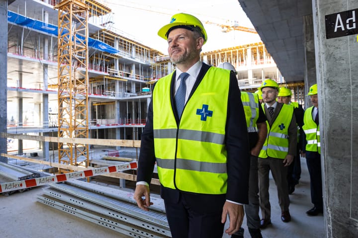 Topping-out Beam Installed at Apex of New Martin Hospital Building