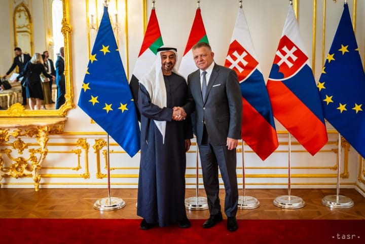 Premier Holds Working Meeting Lasting Several Hours with UAE President