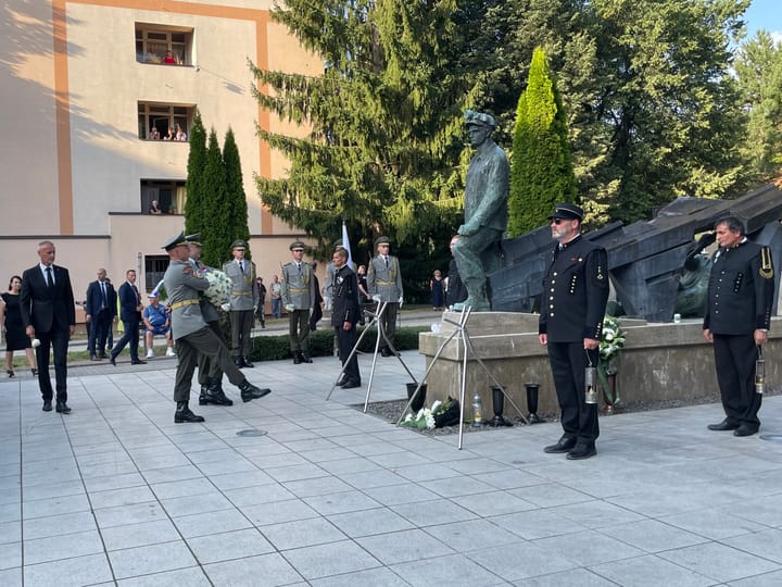 Victims of Mining Tragedies Commemorated in Handlova on White Roses Day