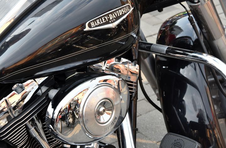 Revenues in Wholesale Down by 0.5 percent Y-o-Y in December 2015