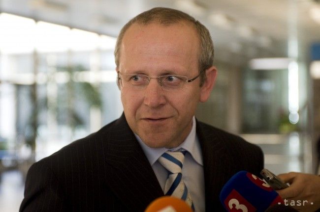 Opposition Insists on Special Session Despite Fico's Offer to Nurses