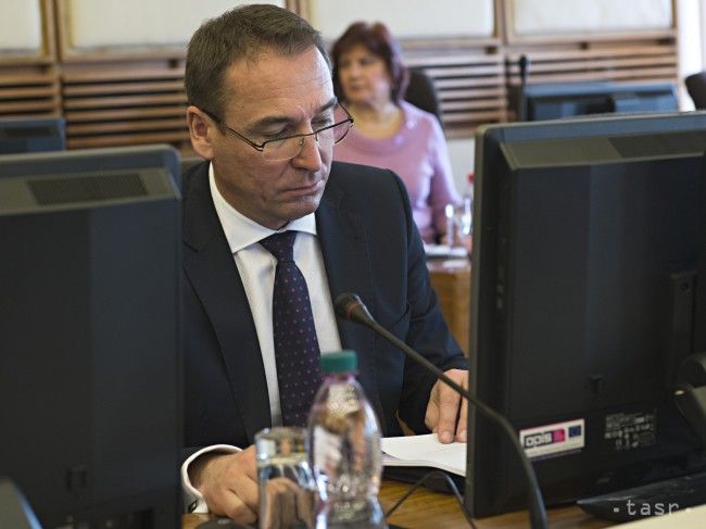 Cabinet to Decide on Bratislava Bypass, Brecely Wants to Sign