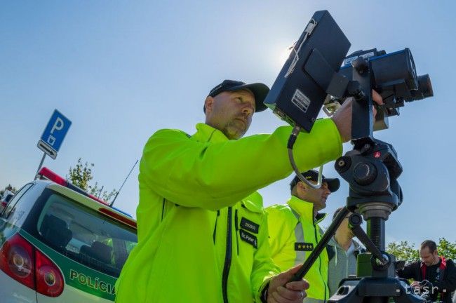 Drivers to Receive Lemons from Children for Small Traffic Infringements