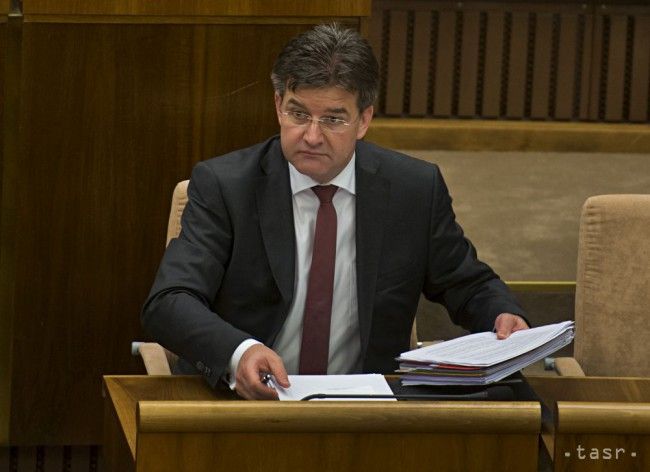 Lajcak Talks Brexit With British Ministers on Visit to London