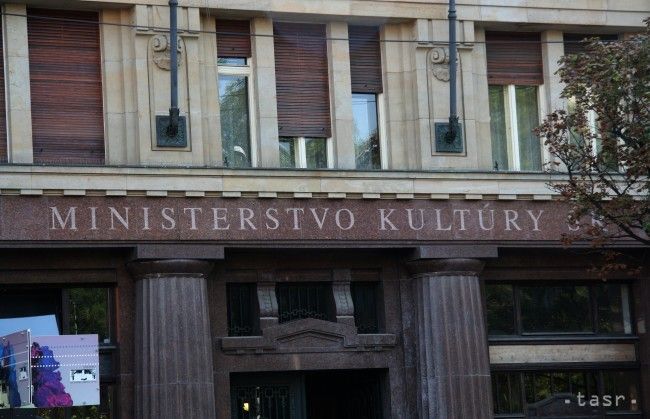 Exhibition of 1956 Hungarian Revolution Opens at Slovak Culture Ministry