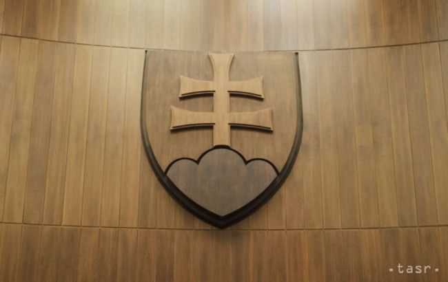 Parliament Approves Constitutional Officials Salary Freeze for Next Year