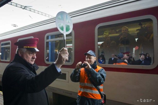 First Resumed IC Train Sets Out on Journey from Bratislava to Kosice