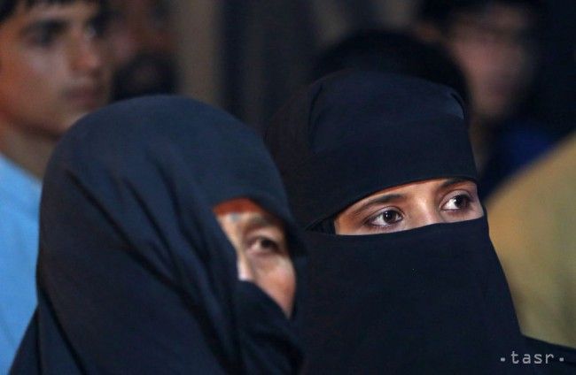 Politicians View Ban on Wearing Burqas in Slovakia as Premature