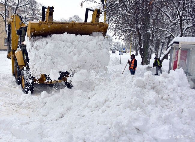 Emergency Declared in Parts of Kosice Region after Heavy Snowfall