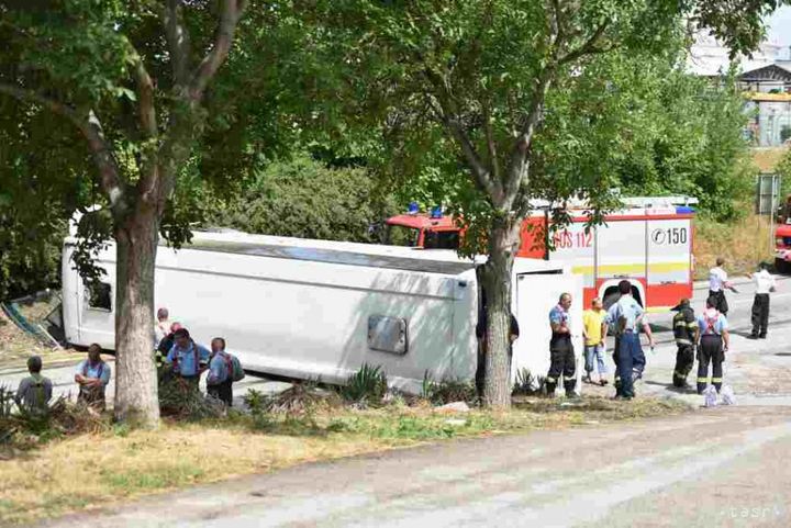 Tourist Bus Turns Over On Its Side Near Trnava, 25 Injured