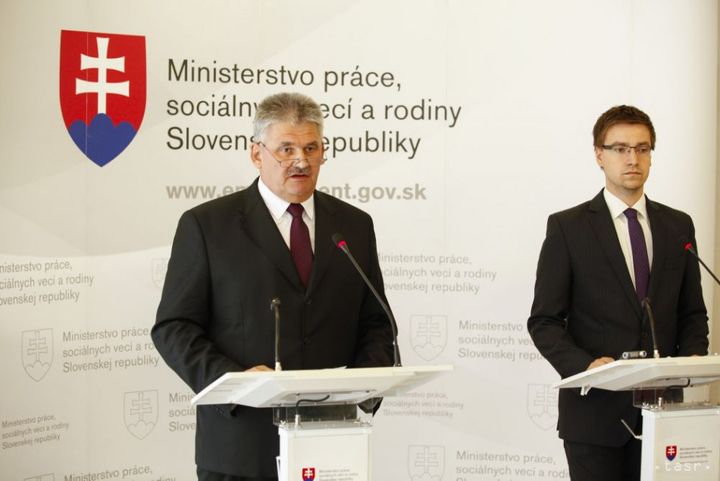 Labour Ministry Submits 3 Options for Bonus Changes to Social Partners