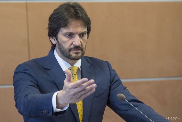 Kalinak Resigns as Interior Minister, Wants to Help Preserve Stability