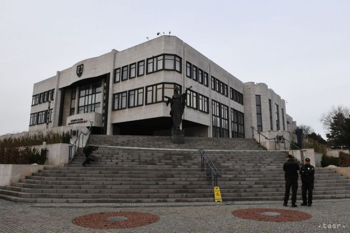 Parliament Reopened after Three-Hour Closure Over Bomb Scare