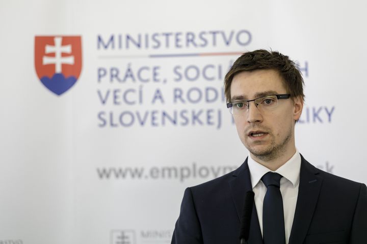 Unemployment Rate in Slovakia Down to 5.37 percent in May
