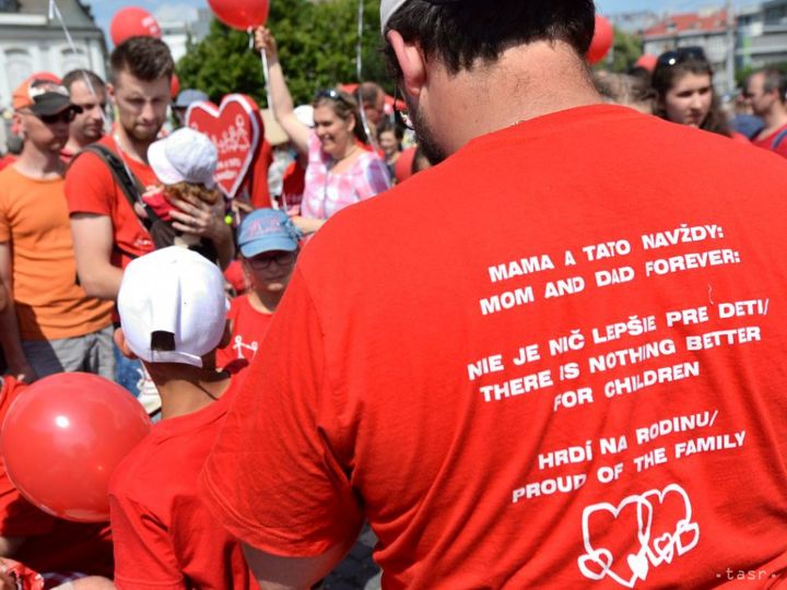 Proud of Family March Celebrates Traditional Family