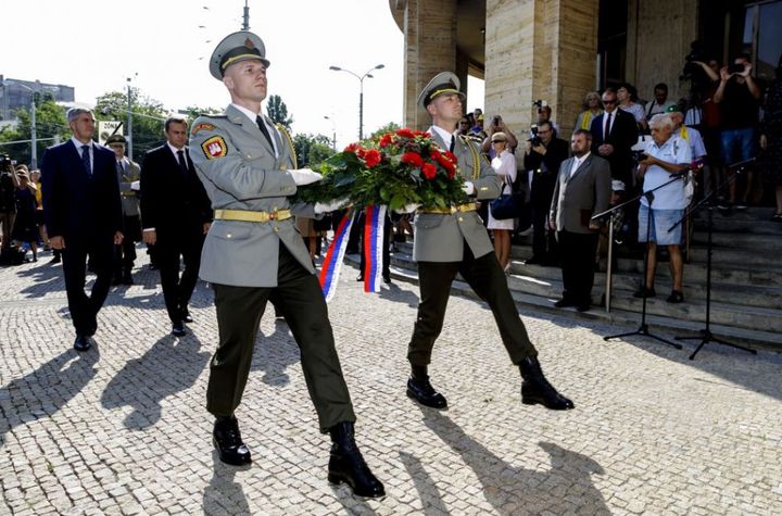 Former Political Prisoners, Politicians and Public Pay Tribute to Victims