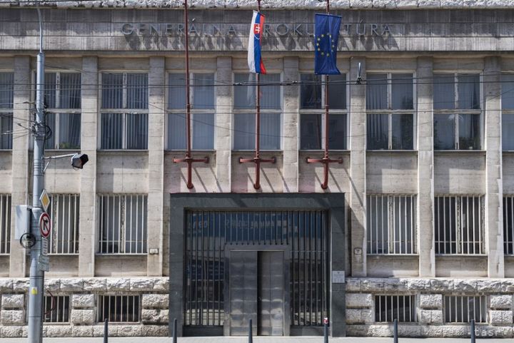 Constitutional Court Doesn't Suspend New Rules for PG Election
