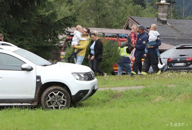 High Winds Destroy Children's Campsite, Killing Seven-year-old Boy