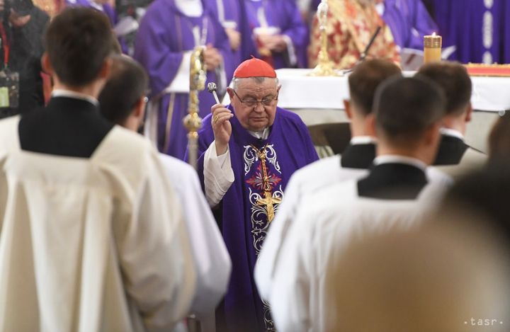 Cardinal Duka Praises Late Cardinal Tomko at Funeral