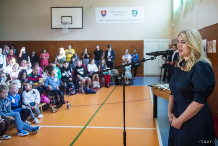 President Opens School Year at Integrated School on Mokrohajska Street