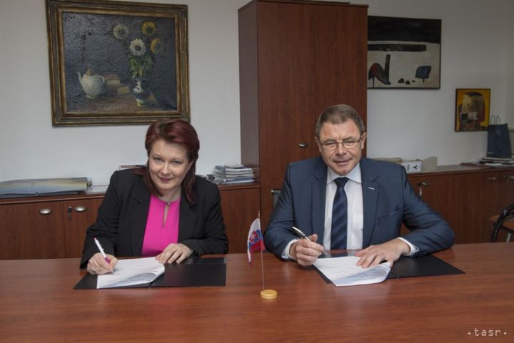 TASR Receives Award for Active Cooperation with UCM University in Trnava